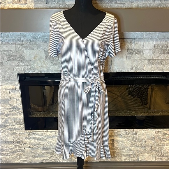 NAIF Dresses & Skirts - NAIF Anthropologie Navy striped V-Neck Faux Wrap Midi summer dress size Large